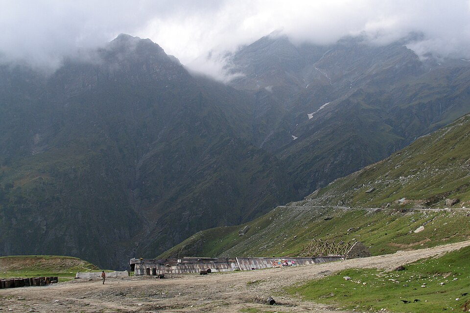Kullu — manufacturer and distributor portals for local businesses