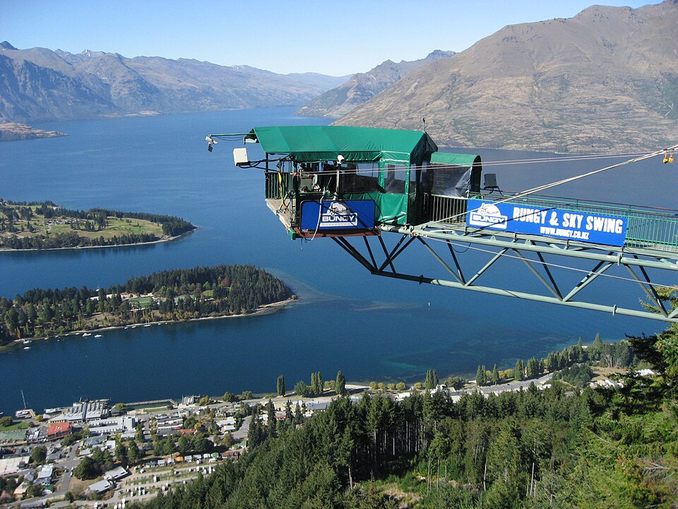 Queenstown — service booking platforms for local businesses