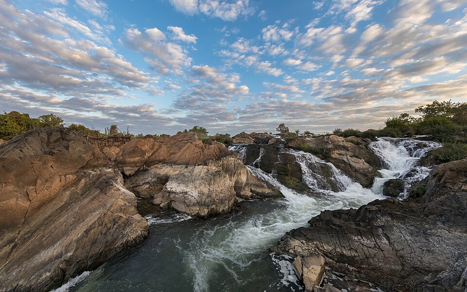 Laos — service booking platforms for local businesses