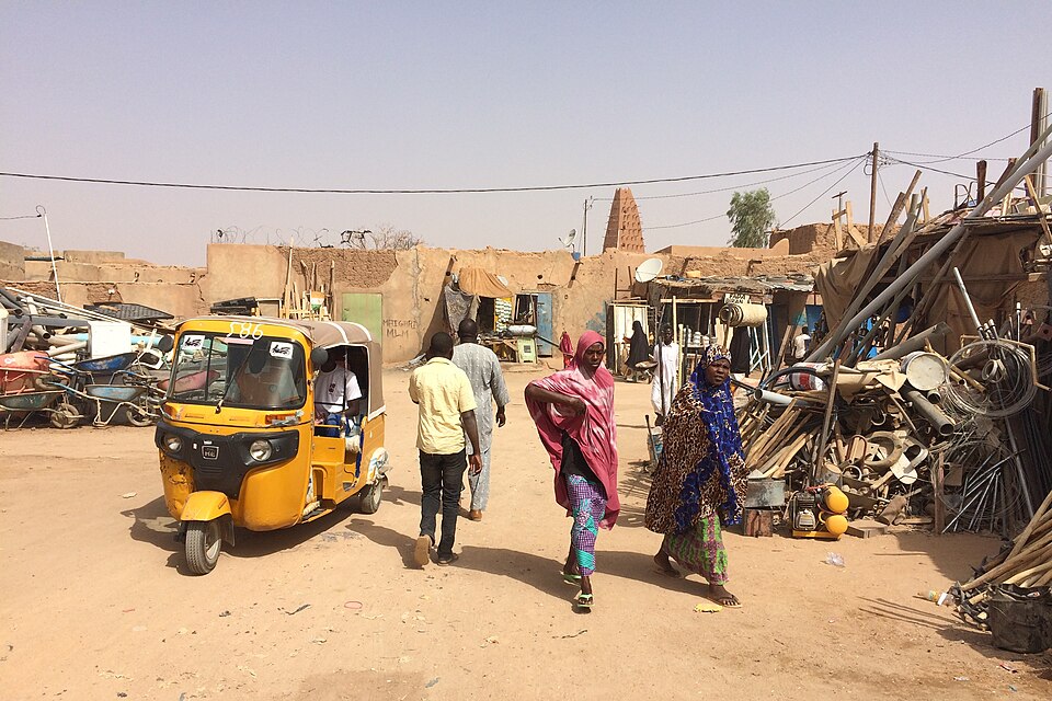 Agadez — B2B and wholesale portals for local businesses