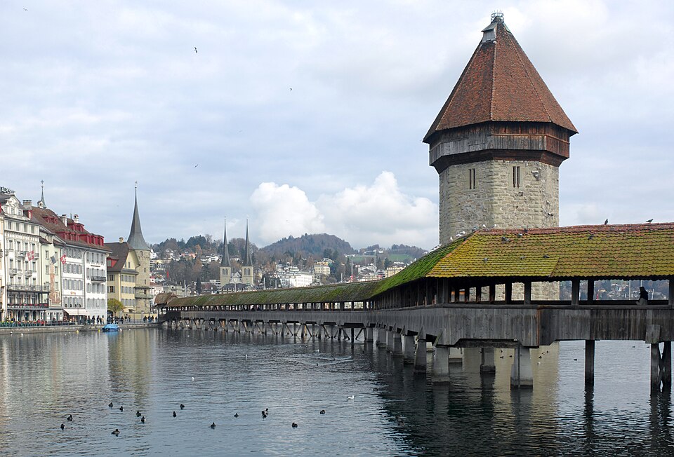Lucerne — local market for subscription and membership platforms