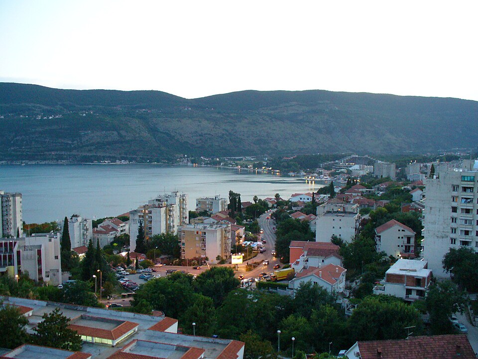 Herceg Novi — local market for online stores