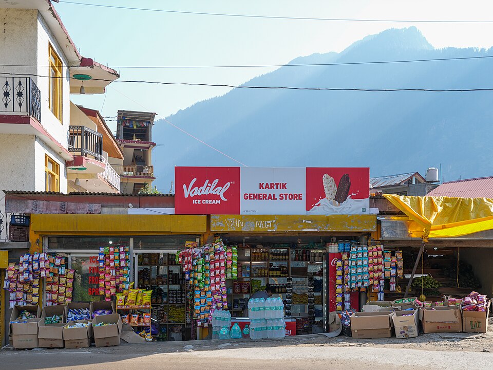 Manali — local market for mobile commerce apps