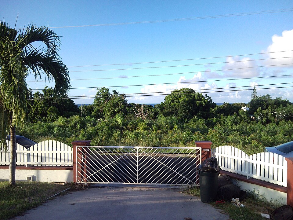 Antigua and Barbuda — international and multi-region stores for local businesses