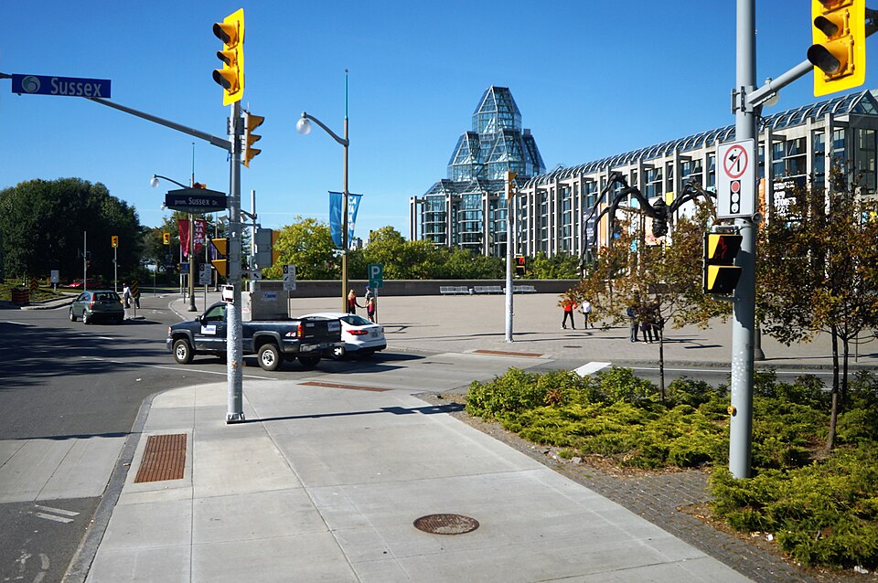 Ottawa — local market for custom e-commerce platforms