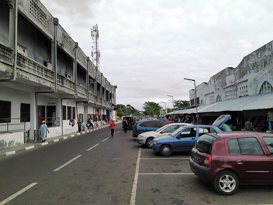 Mitsamiouli — local market for online stores