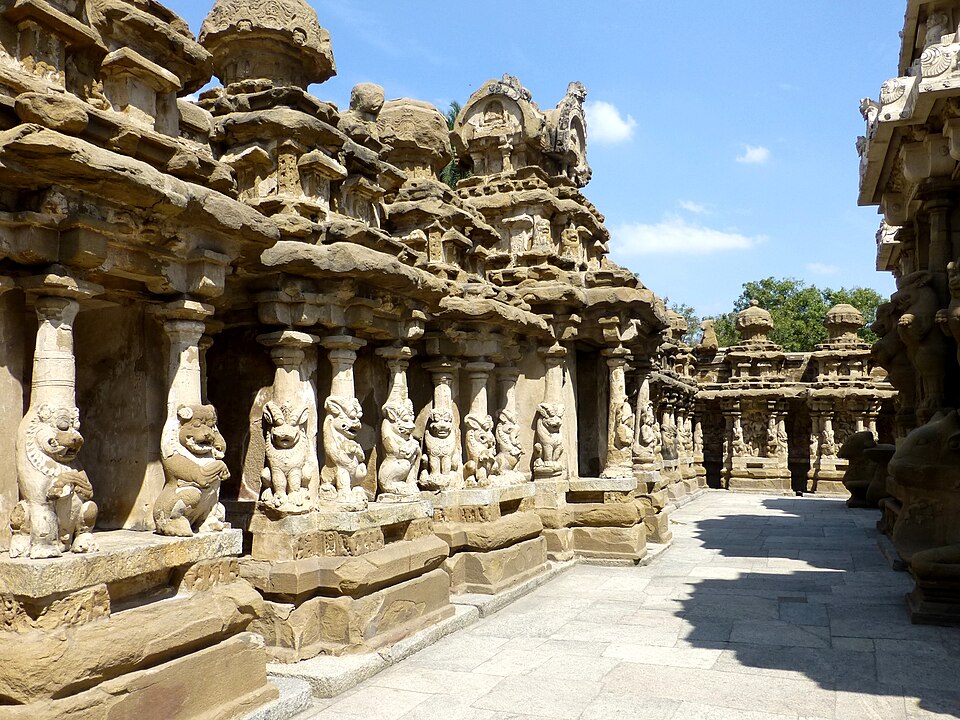Kanchipuram — local market for custom e-commerce platforms