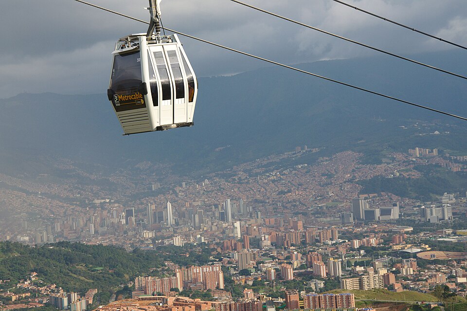 Medellín — local market for international and multi-region stores