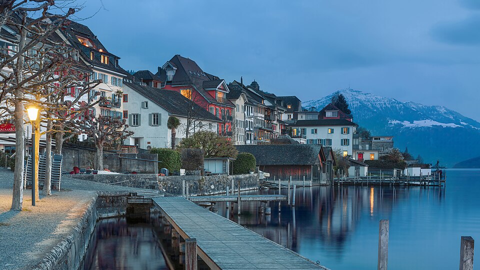 Zug — local market for manufacturer and distributor portals