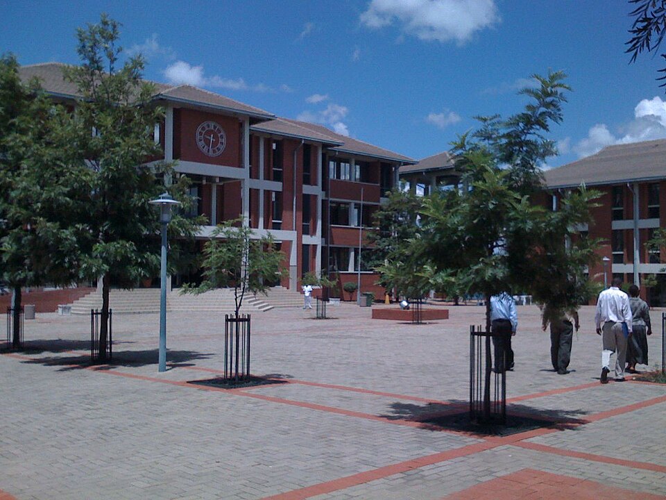 Francistown — local market for online stores