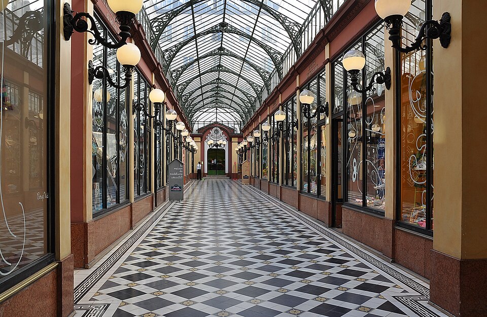 Paris — B2B and wholesale portals for local businesses