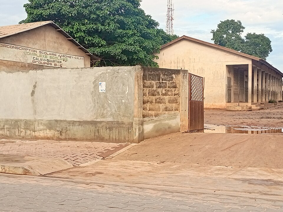 Abomey-Calavi — local market for custom e-commerce platforms