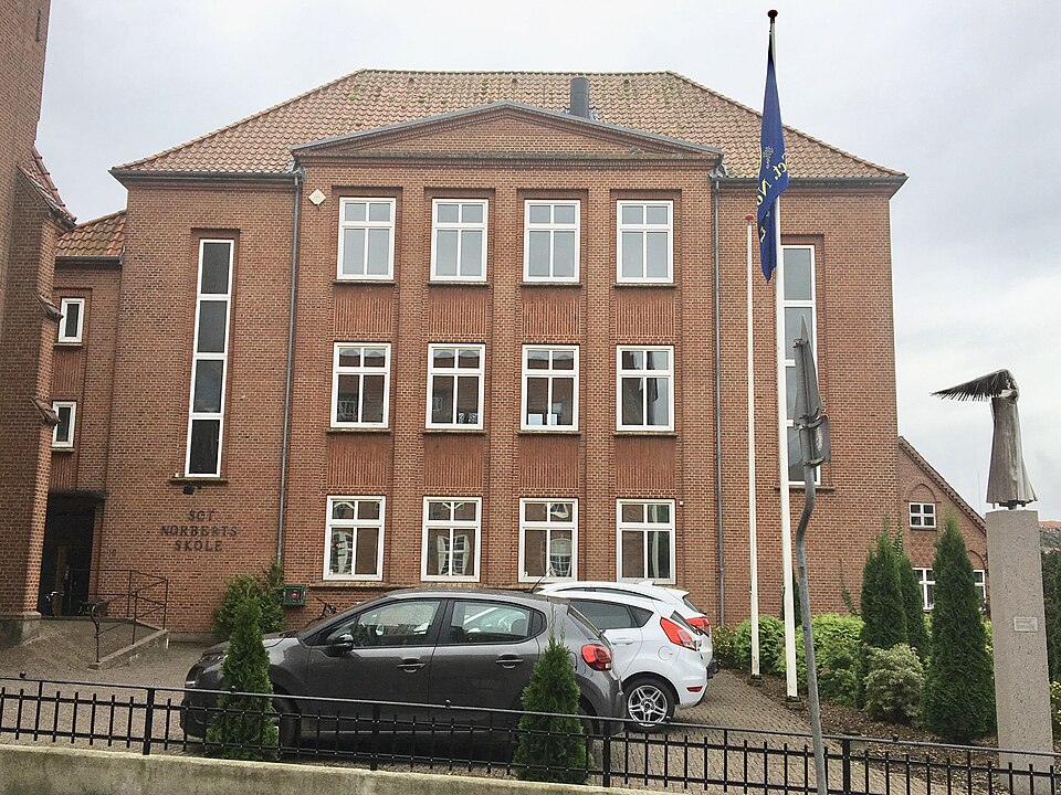 Vejle — international and multi-region stores for local businesses