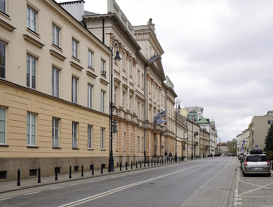 Warsaw — local market for service booking platforms