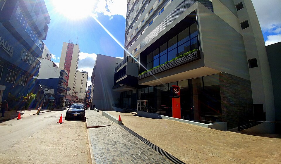 Ciudad del Este — local market for service booking platforms