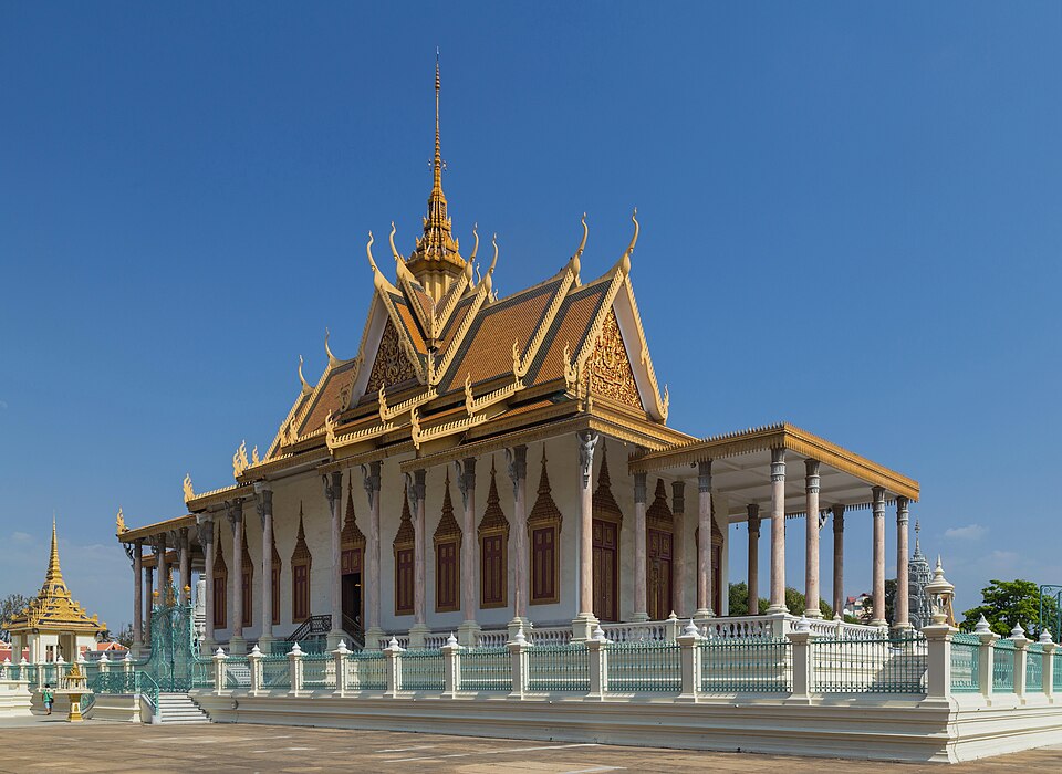 Phnom Penh — local market for manufacturer and distributor portals