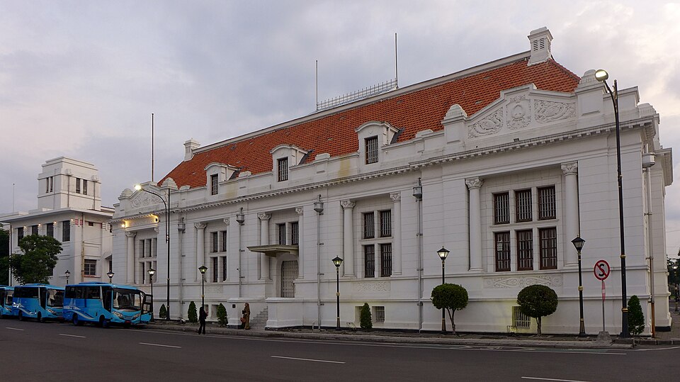 Surabaya — local market for custom e-commerce platforms