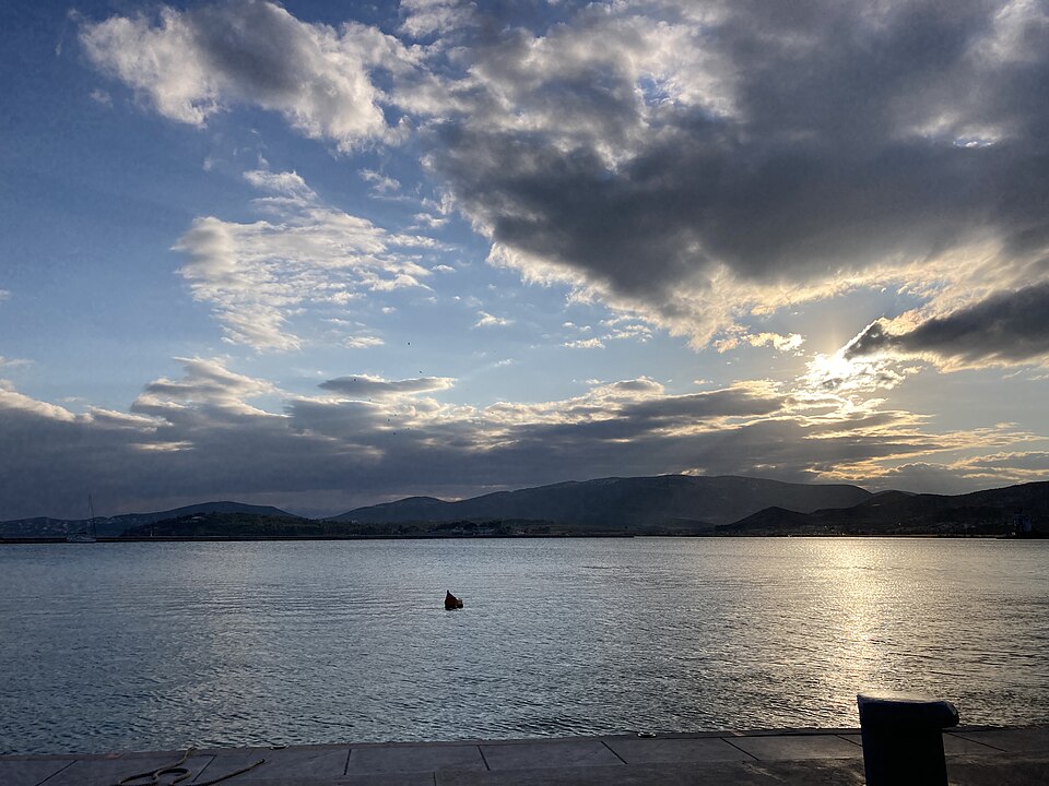 Volos — local market for manufacturer and distributor portals