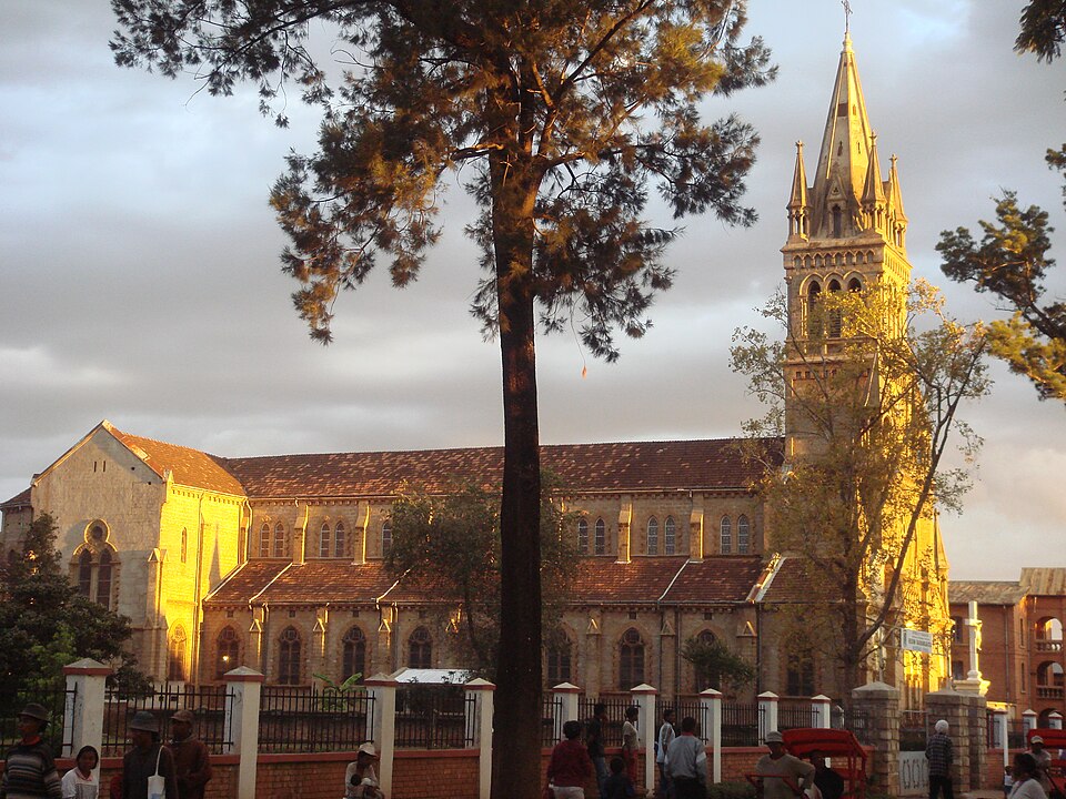 Antsirabe — local market for international and multi-region stores