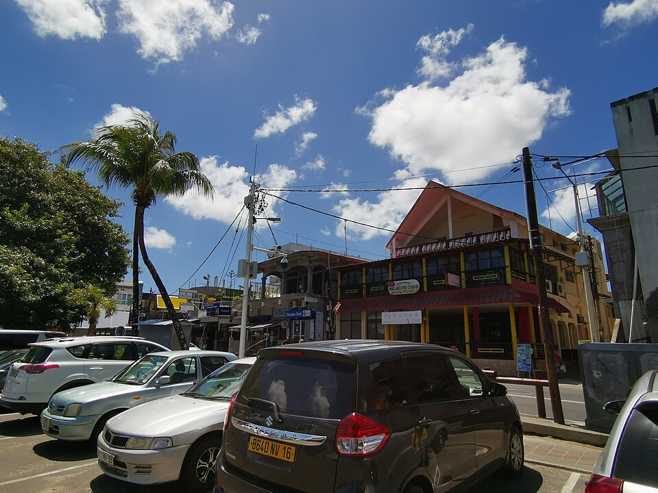 Grand Baie — local market for international and multi-region stores