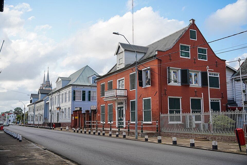 Paramaribo — local market for service booking platforms