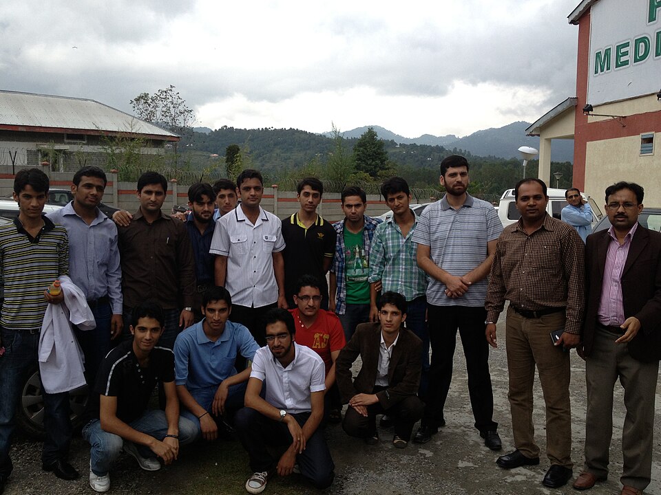 Poonch — manufacturer and distributor portals for local businesses