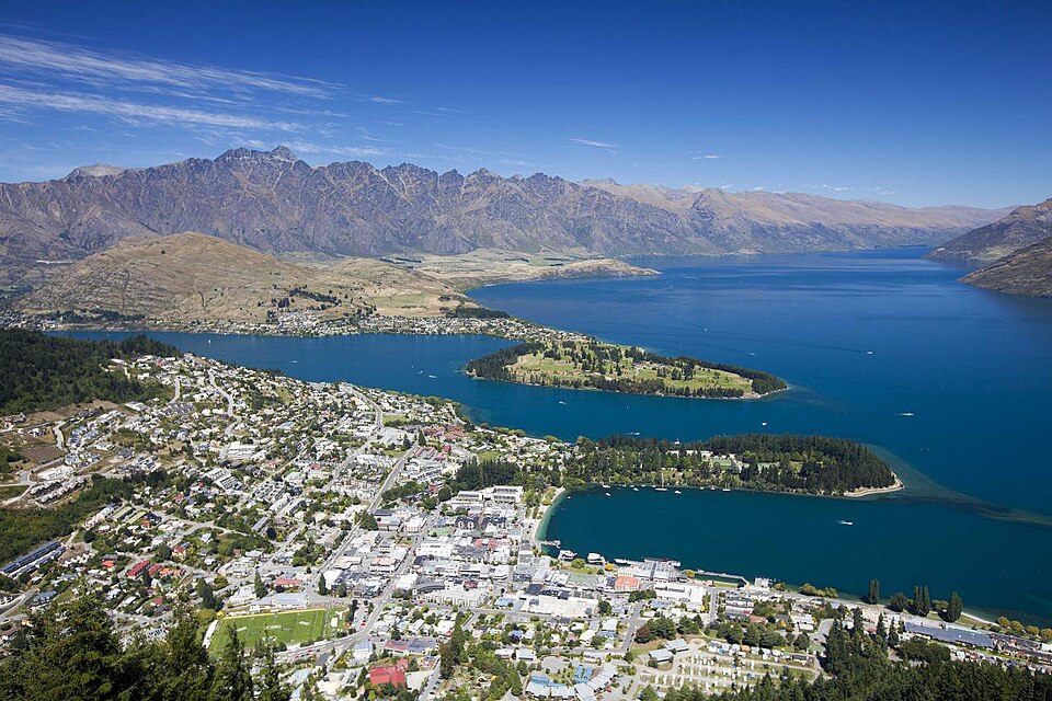 Queenstown — service booking platforms for local businesses