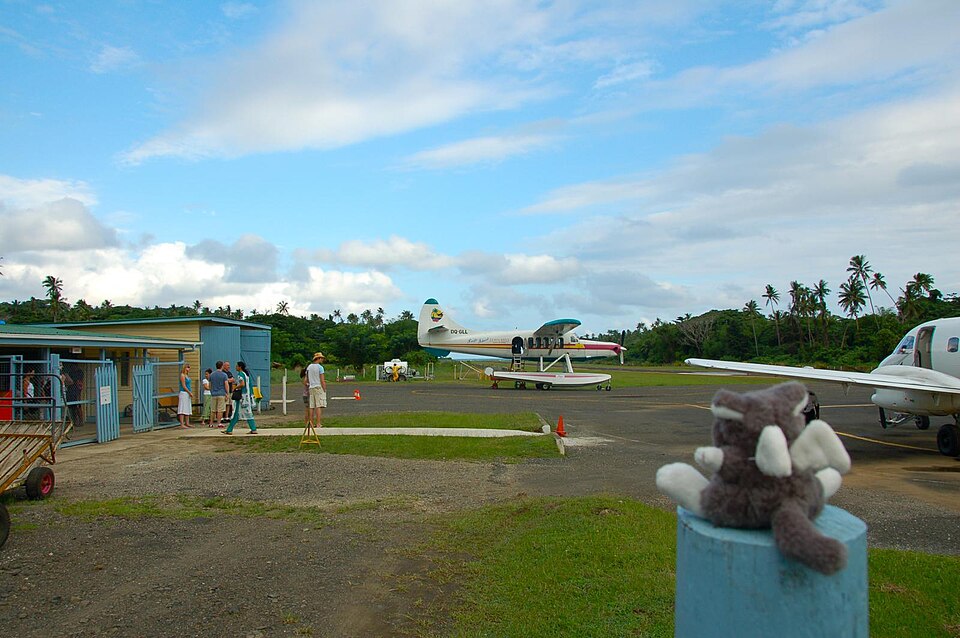 Savusavu — local market for custom e-commerce platforms