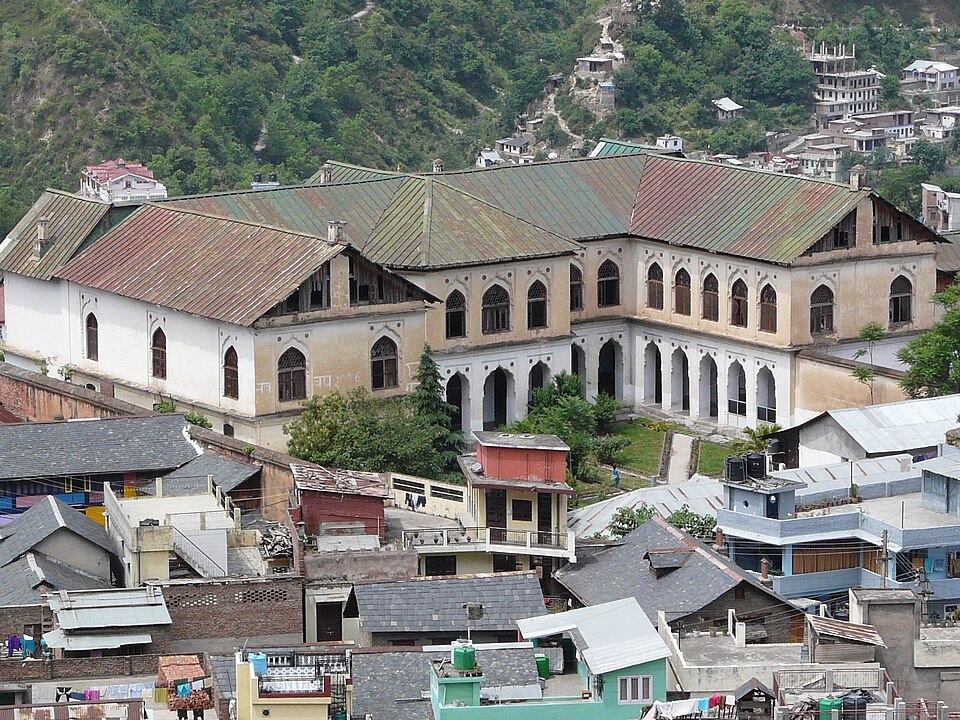 Chamba — local market for service booking platforms