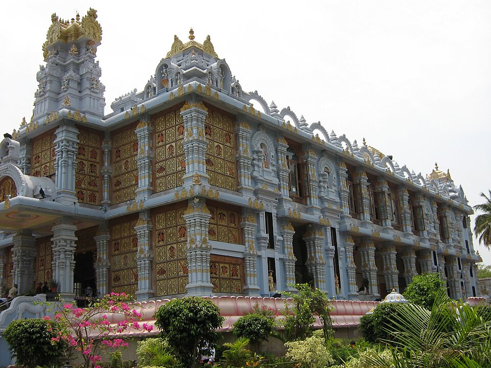 Tirupati — local market for custom e-commerce platforms