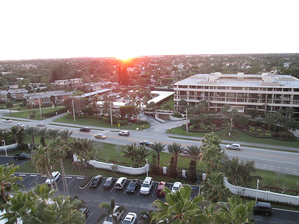 Boca Raton — local market for international and multi-region stores