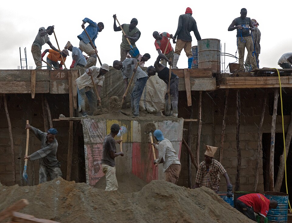 Bamako — local market for service booking platforms