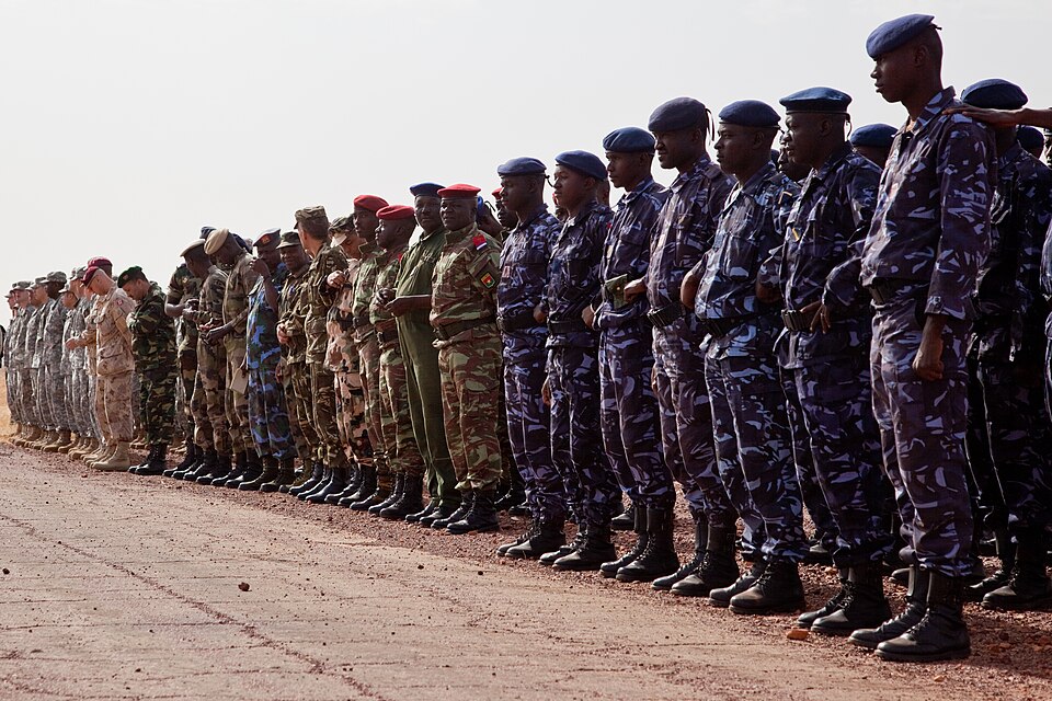 Mali — international and multi-region stores for local businesses