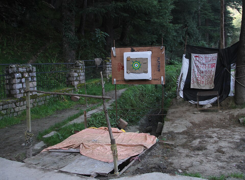 Manali — service booking platforms for local businesses