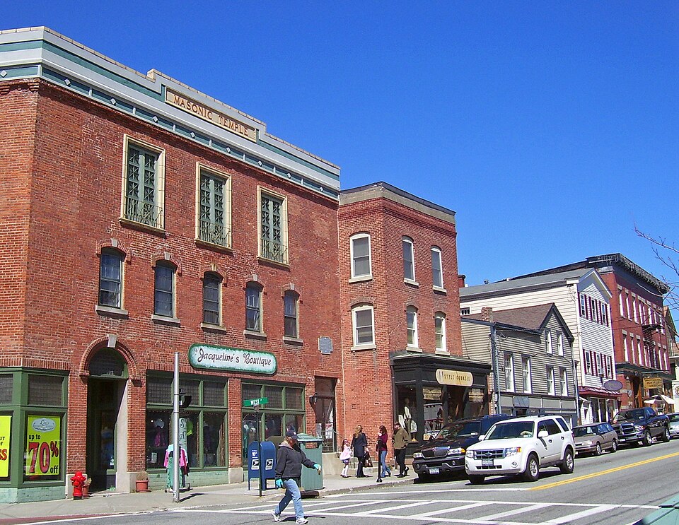 Warwick — local market for service booking platforms