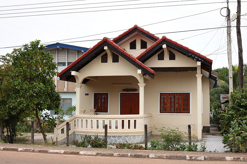 Savannakhet — local market for custom e-commerce platforms