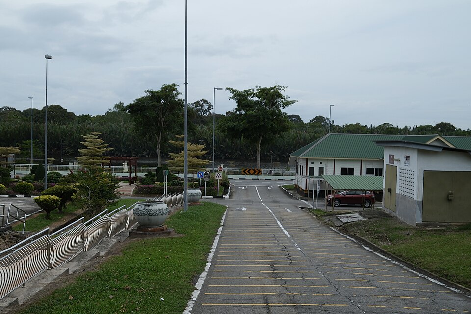 Tutong — local market for international and multi-region stores