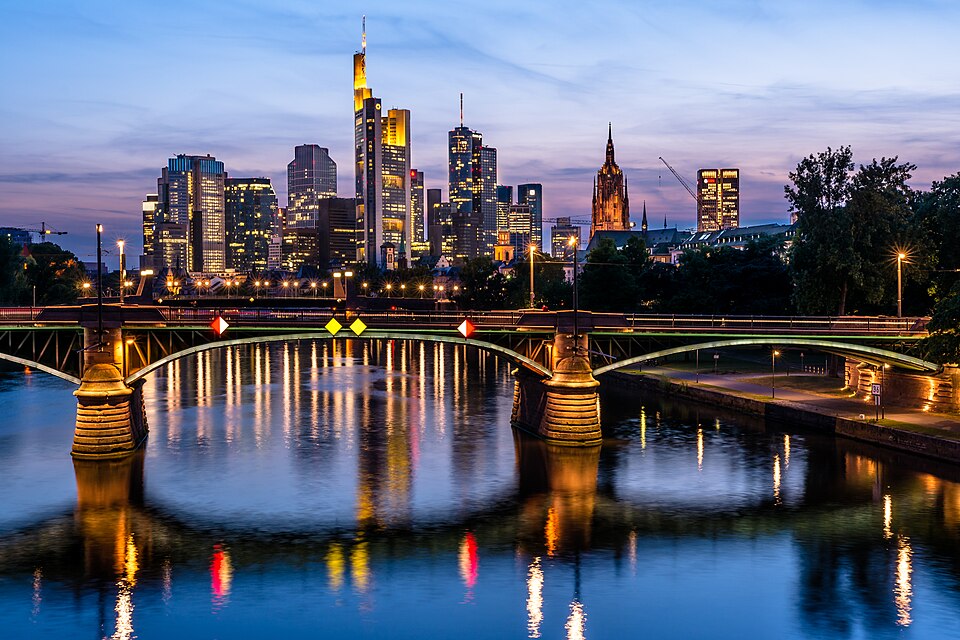 Frankfurt am Main — local market for international and multi-region stores