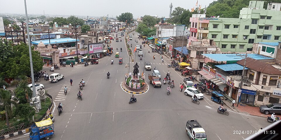 Dewas — local market for manufacturer and distributor portals