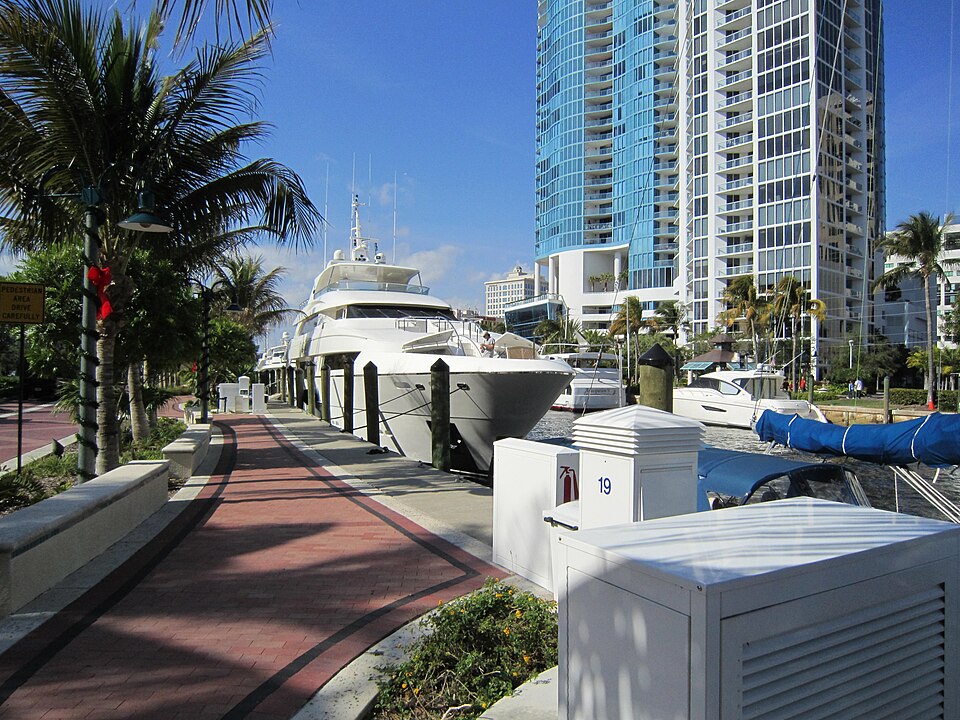 Fort Lauderdale — international and multi-region stores for local businesses