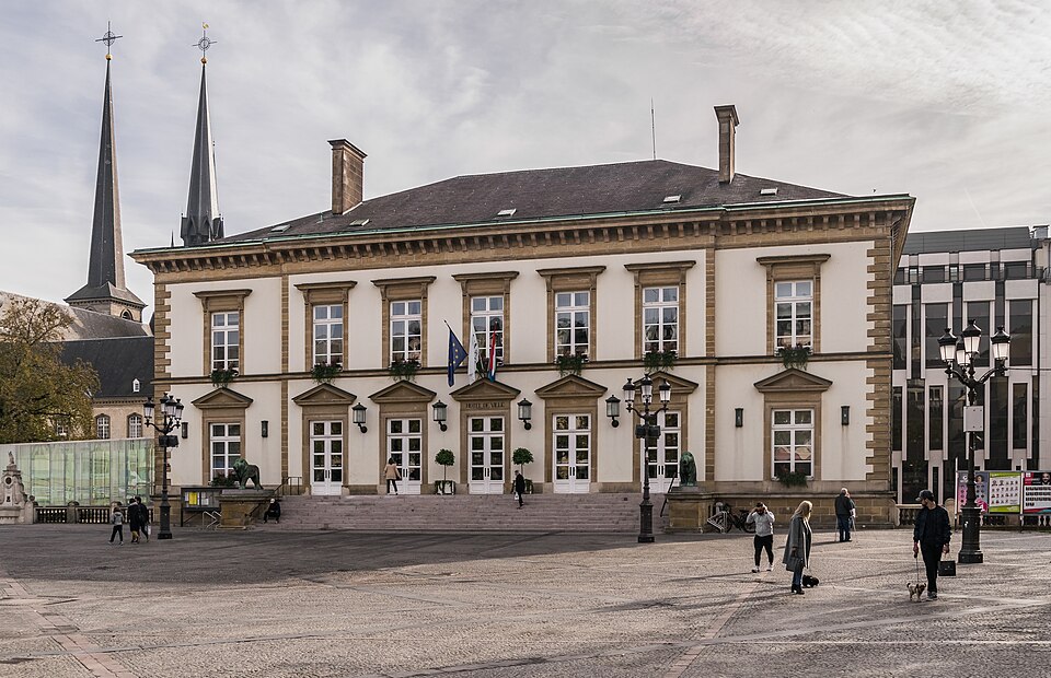 Luxembourg City — local market for multi-vendor marketplaces