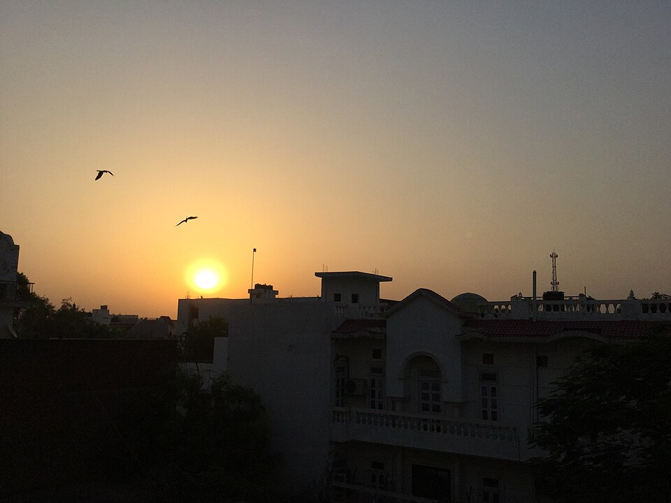 Aligarh — local market for mobile commerce apps