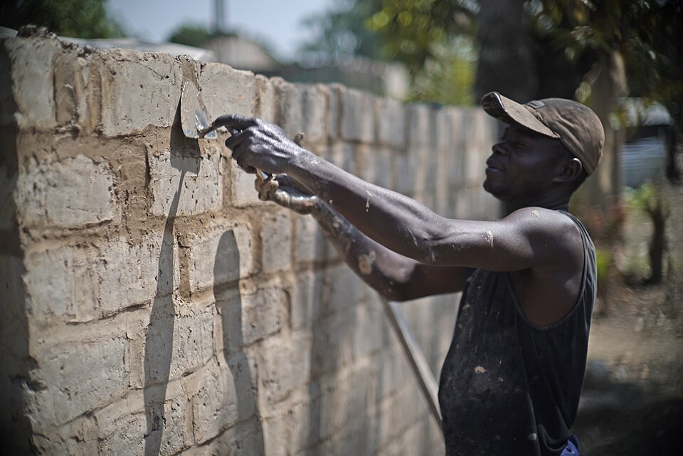 Bangui — manufacturer and distributor portals for local businesses