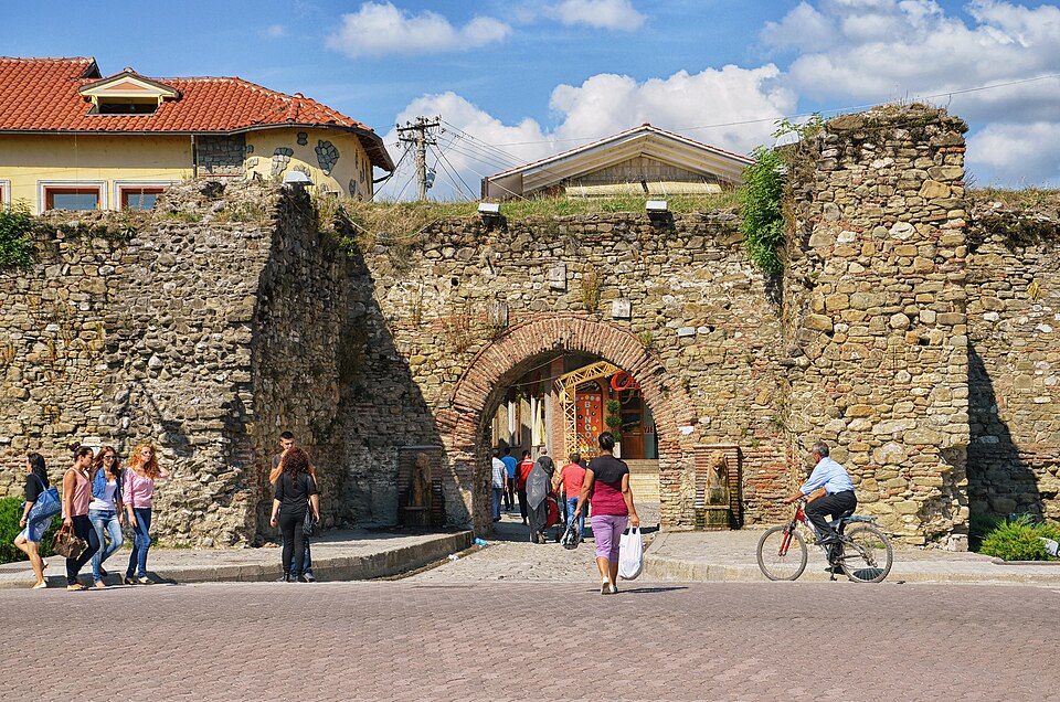 Elbasan — manufacturer and distributor portals for local businesses