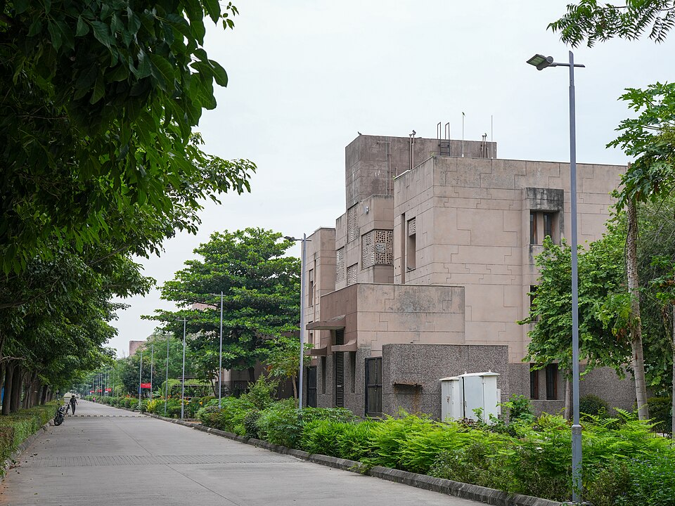 Gandhinagar — B2B and wholesale portals for local businesses