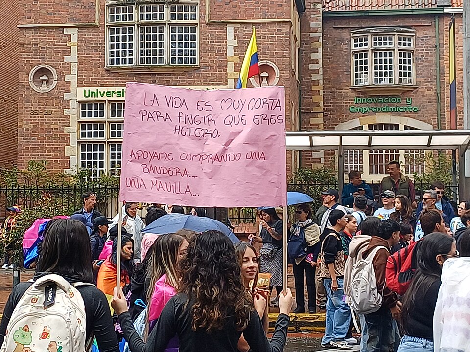Bogotá — local market for custom e-commerce platforms