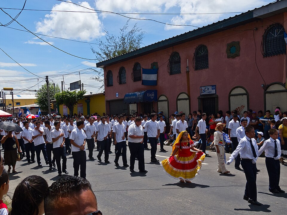 Santa Tecla — local market for international and multi-region stores