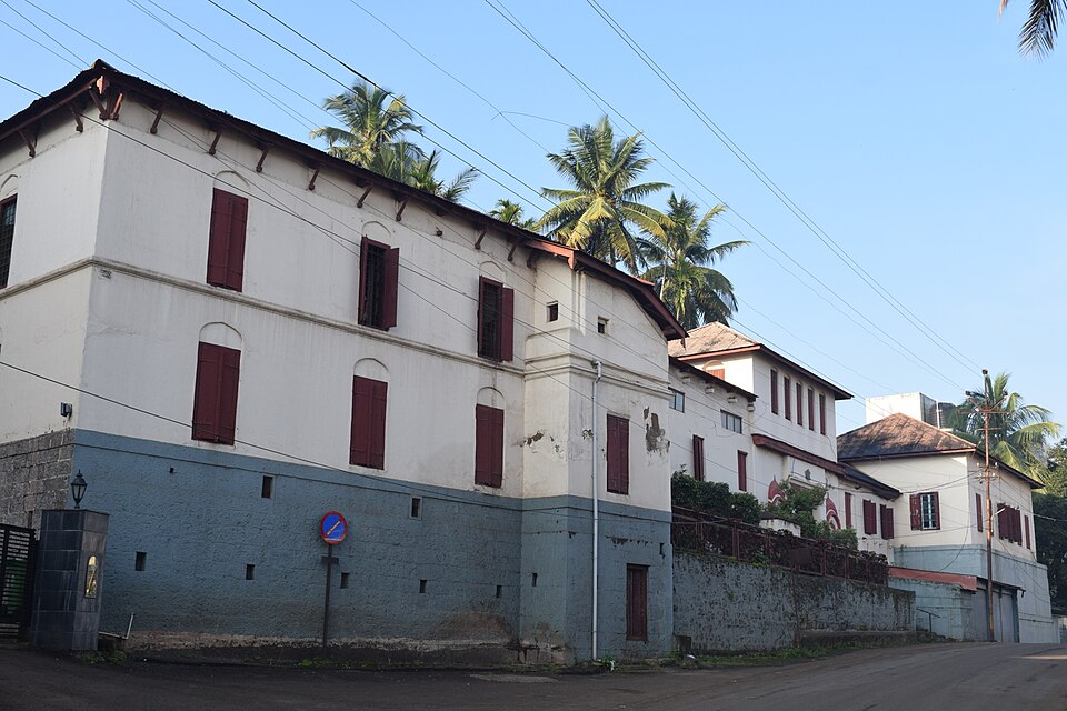 Satara — local market for service booking platforms