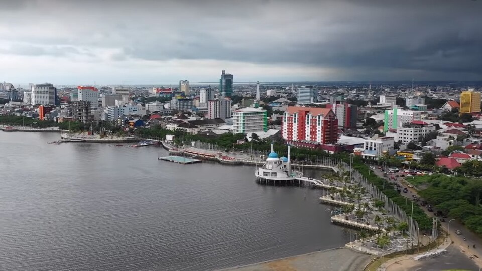 Makassar — local market for online stores