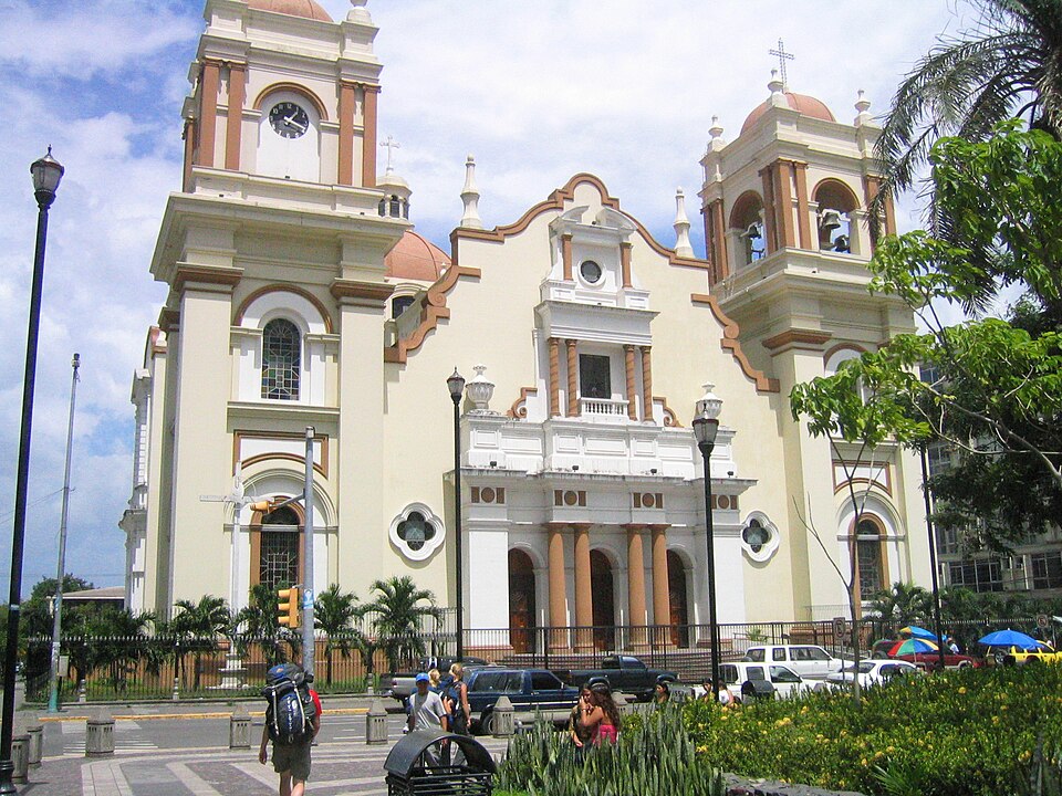 San Pedro Sula — local market for service booking platforms